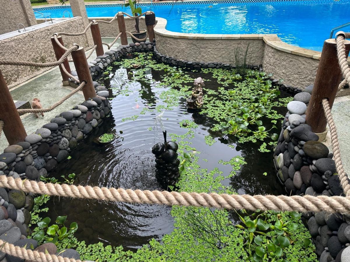 Lunar Dive Resort: Bamboo Villas クブ エクステリア 写真
