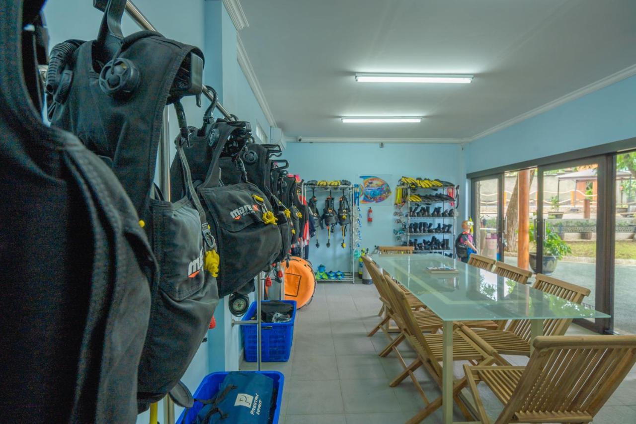 Lunar Dive Resort: Bamboo Villas クブ エクステリア 写真