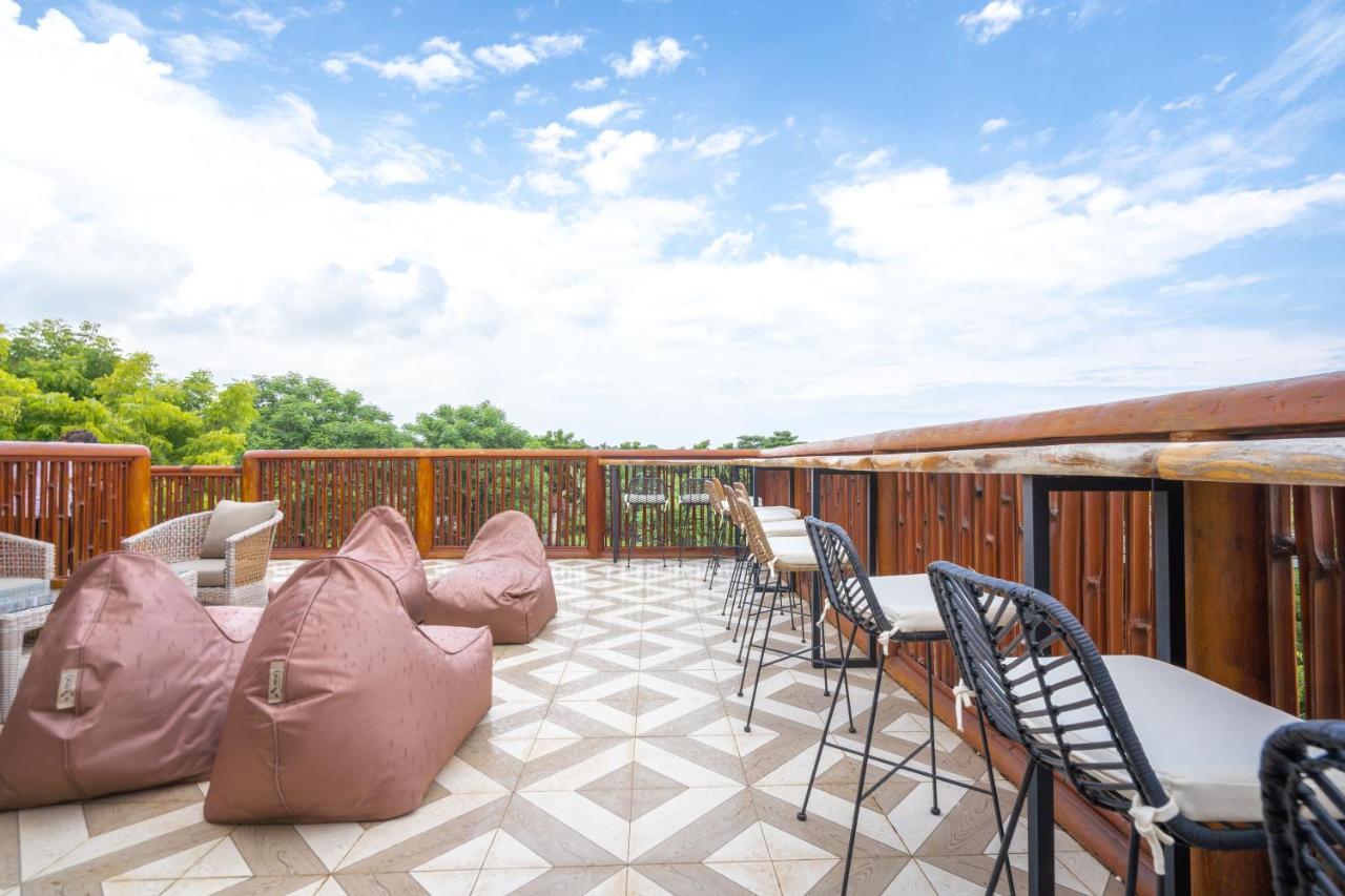 Lunar Dive Resort: Bamboo Villas クブ エクステリア 写真