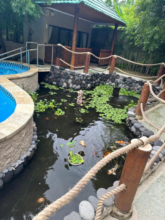 Lunar Dive Resort: Bamboo Villas クブ エクステリア 写真