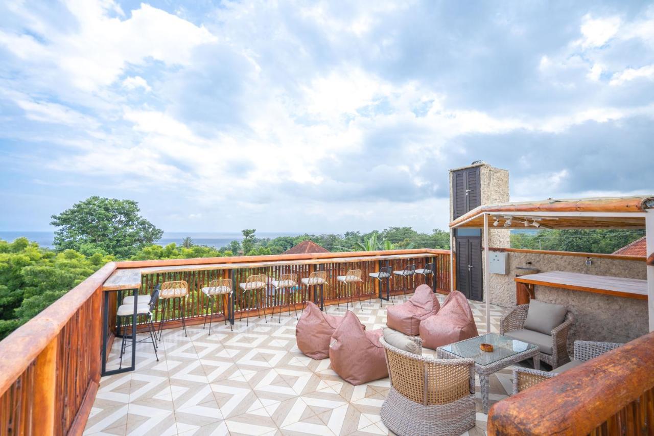 Lunar Dive Resort: Bamboo Villas クブ エクステリア 写真
